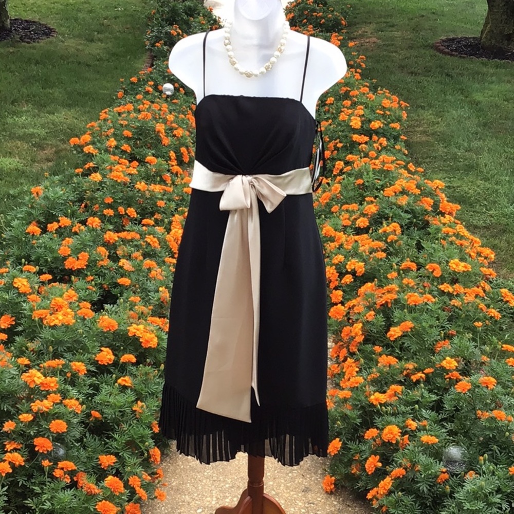 Beautiful evening Dress - Black with champagne